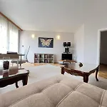Lugano Couples Quiet Apt W Free Street Parking