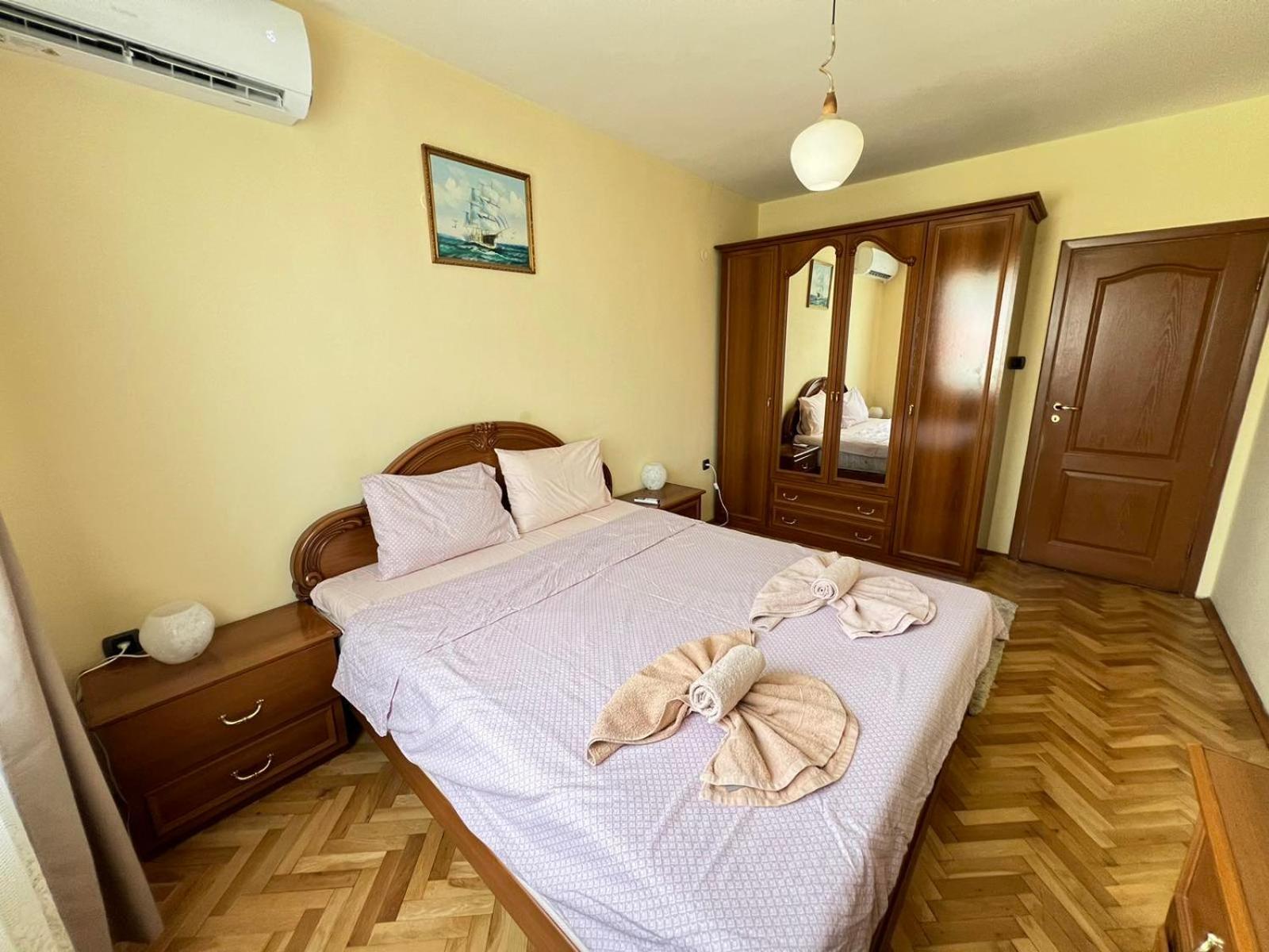 Lugano Couples Quiet W Free Street Parking Sofia