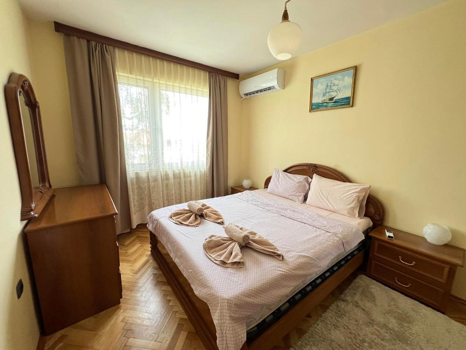 Lugano Couples Quiet W Free Street Parking Apartment